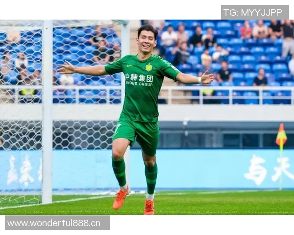 山东泰山半场落后云南玉昆侯永永头球破门克雷桑李源一错失良机 山东泰山半场落后云南玉昆侯永永头球破门克雷桑李源一错失良机