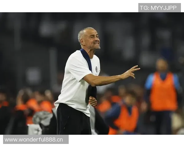 恩里克坚定支持舍瓦利耶:后卫失误不影响我们对他的信任 恩里克坚定支持舍瓦利耶:后卫失误不影响我们对他的信任