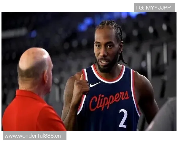 快船全员积极备战明日季前赛首战广州训练照曝光 快船全员积极备战明日季前赛首战广州训练照曝光