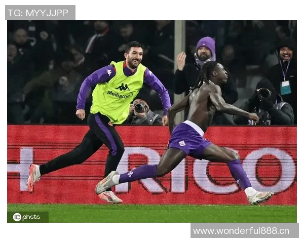 佛罗伦萨主场遭逆转小基恩与苏莱精彩进球罗马逆袭获胜