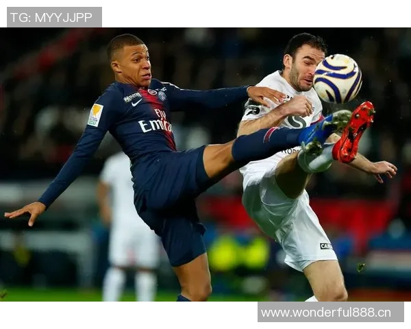 卢卡斯盛赞门德斯为世界顶级左后卫强调二人能共存于球队竞争中 卢卡斯盛赞门德斯为世界顶级左后卫强调二人能共存于球队竞争中