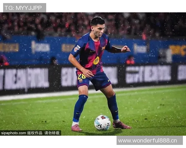 拉菲尼亚缺席对阵赫罗纳比赛训练场离开引发关注 拉菲尼亚缺席对阵赫罗纳比赛训练场离开引发关注