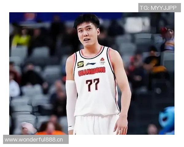 黄荣奇正式加盟同曦上赛季表现稳定场均贡献6分21助攻