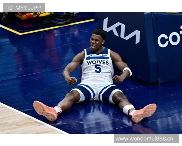 茂茂发力杰基杨错失关键上篮WNBA半决赛抢五战进入激烈加时赛 茂茂发力杰基杨错失关键上篮WNBA半决赛抢五战进入激烈加时赛