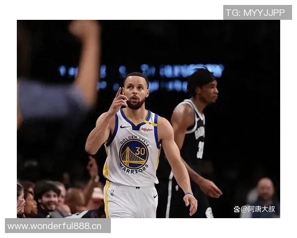 库里半场火力全开三分雨下23分助攻3次展现超级状态 库里半场火力全开三分雨下23分助攻3次展现超级状态