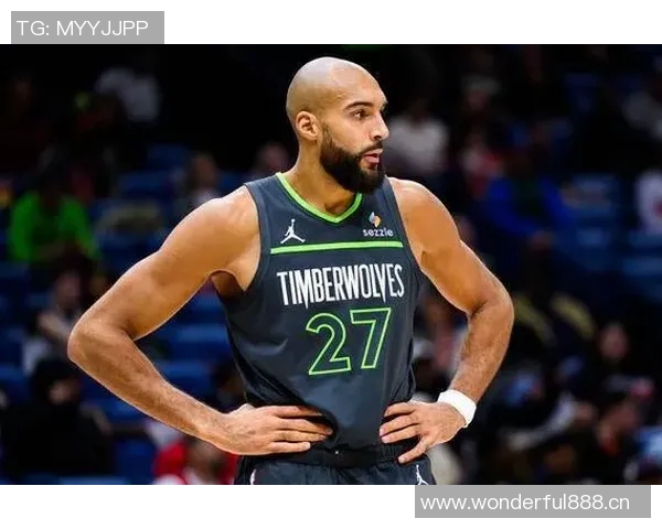 戈贝尔表现出色却因恶意肘击马威被驱逐引发争议