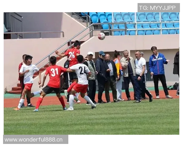 文班受伤期间积极参与球迷组织助威训练效仿欧洲足球精神 文班受伤期间积极参与球迷组织助威训练效仿欧洲足球精神