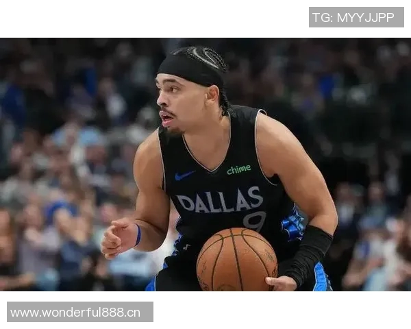 浓眉称赞内姆哈德表现出色落选秀逆袭成球队重要一员